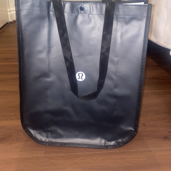 BRAND New: Lululemon reusable shopping bag (black) large - Picture 7 of 10